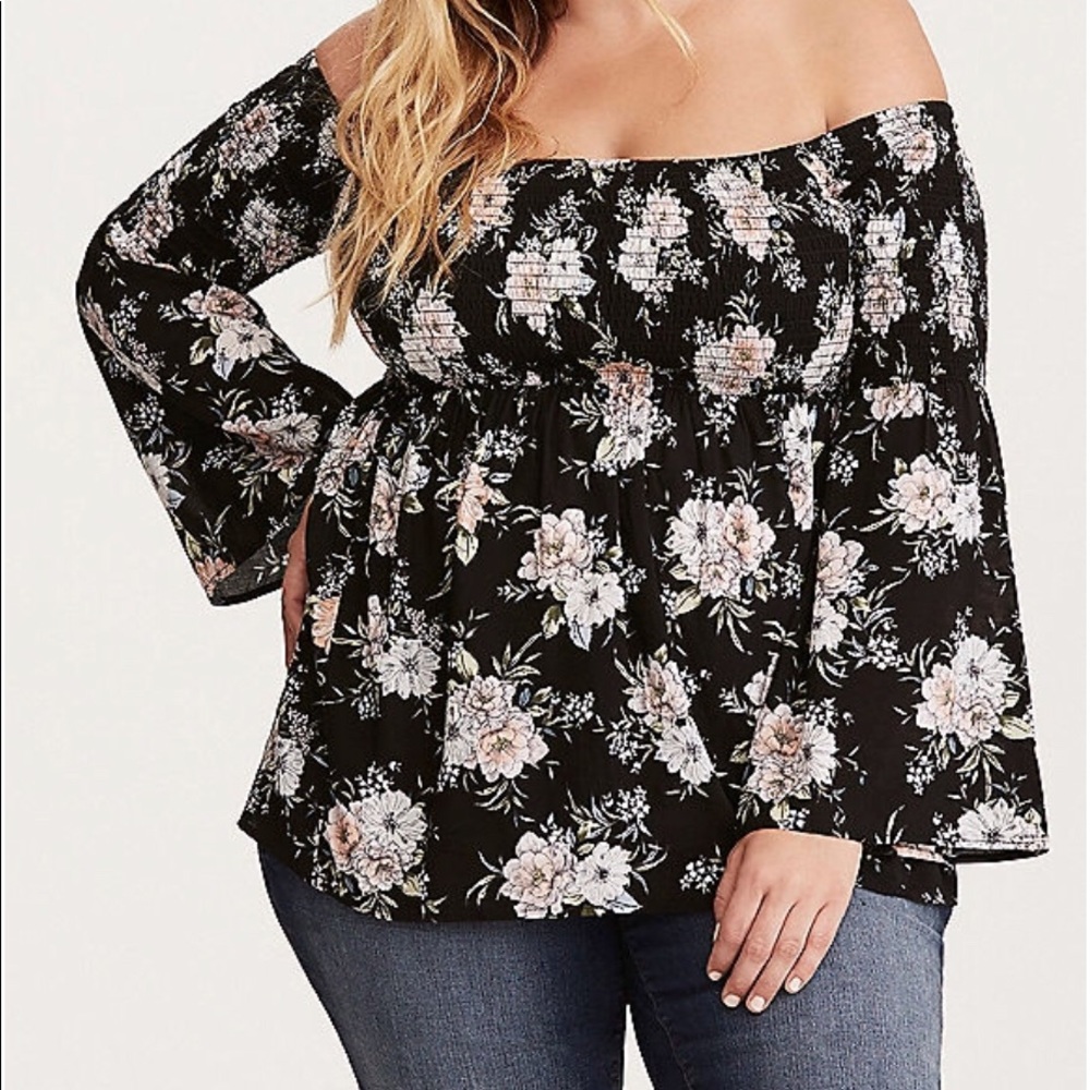 Size 1 (16-18) off the shoulder blouse